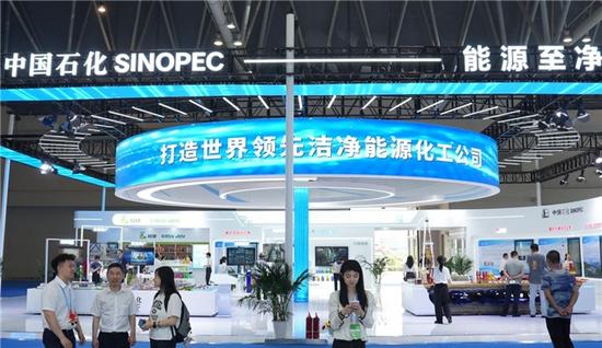 Great Wall Lubricant's high-end products shone at the Western China International Fair, and its innovative technologies led the industry to a new height