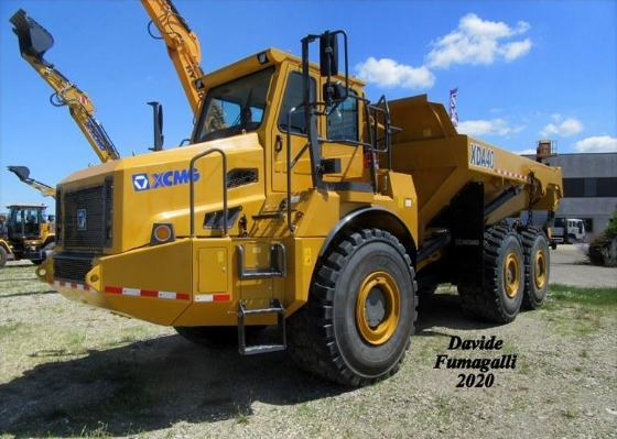 XCMG's hydraulic spreaders break into the Italian market, attracting the attention of European netizens.
