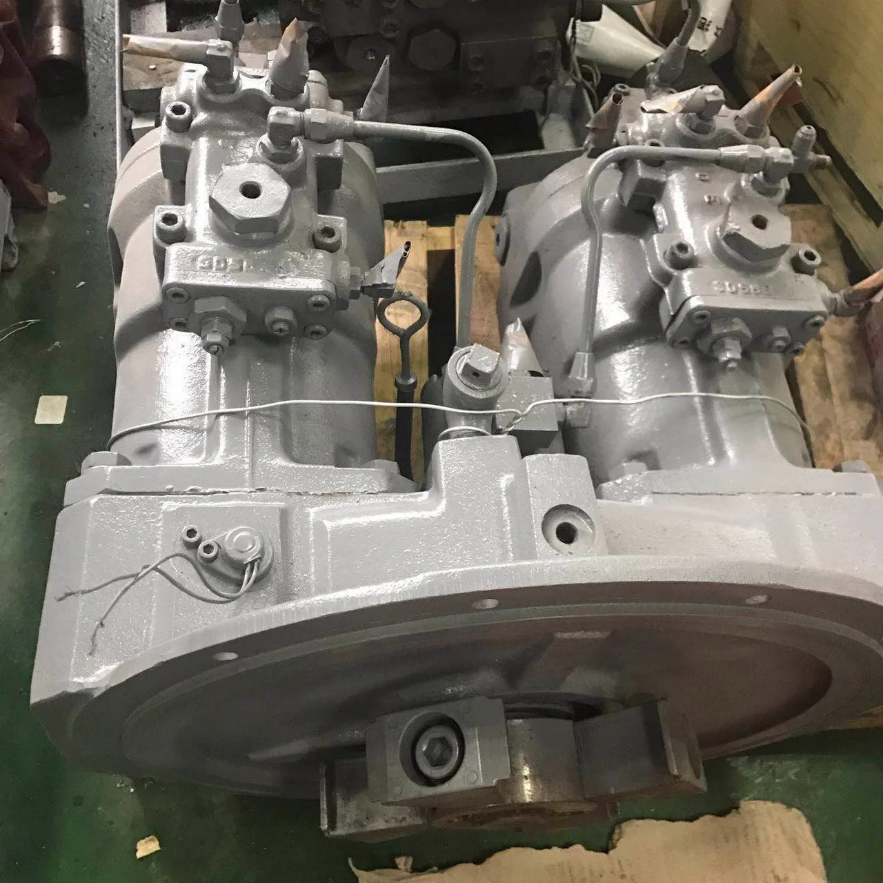Hitachi EX300-5 EX300LC-5M EX350H EX370-5M Excavator Hydraulic Main Piston Pump Assy HPV145FW-28B hydraulic Pump Spare Parts Construction Machinery Hydraulic repair Parts - Image 1