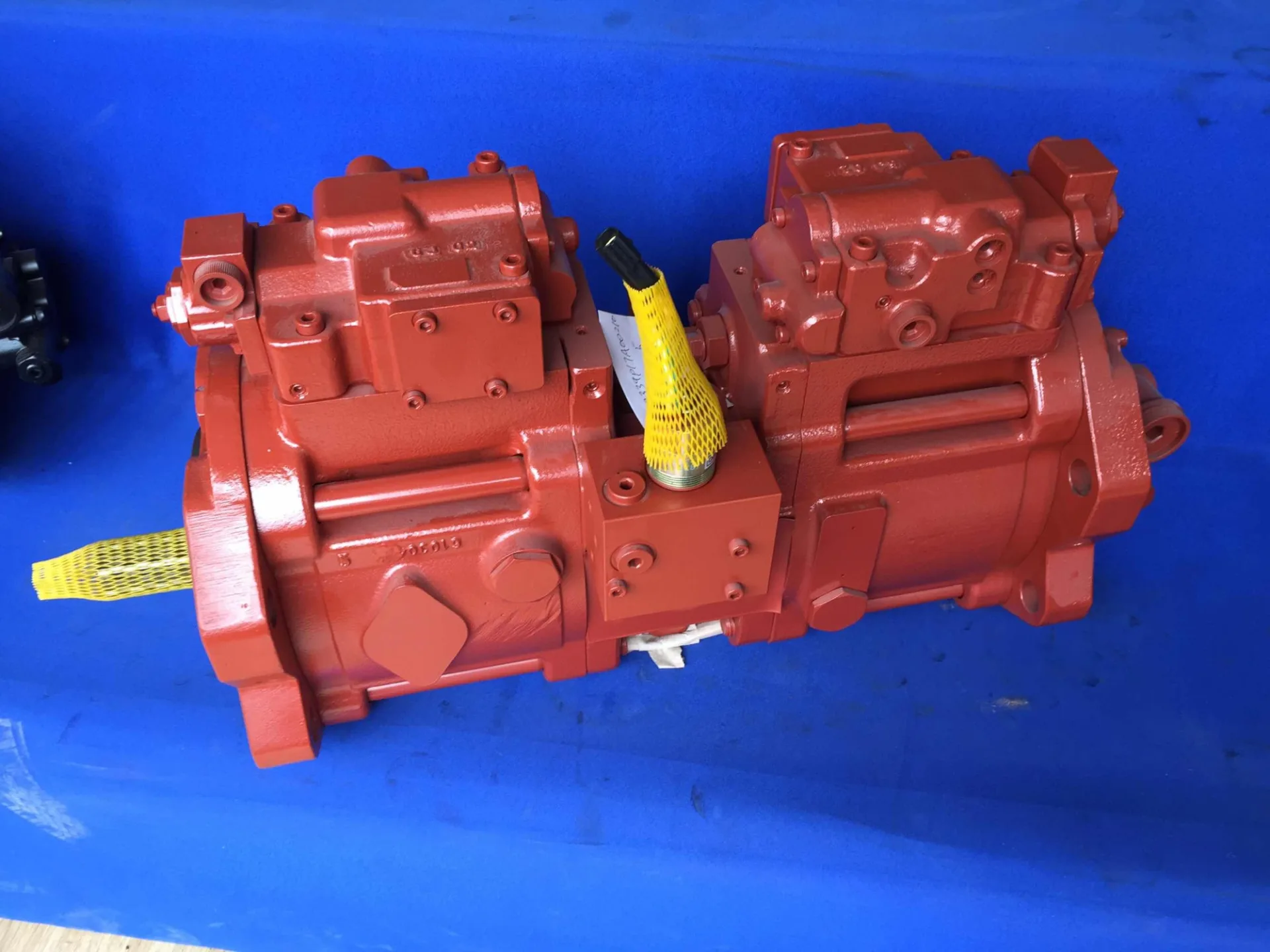 kawasaki K3V63DT-9COS R130 Hydraulic Main Piston Pump Assy DH150-7 hydraulic Pump Spare Parts - Image 1