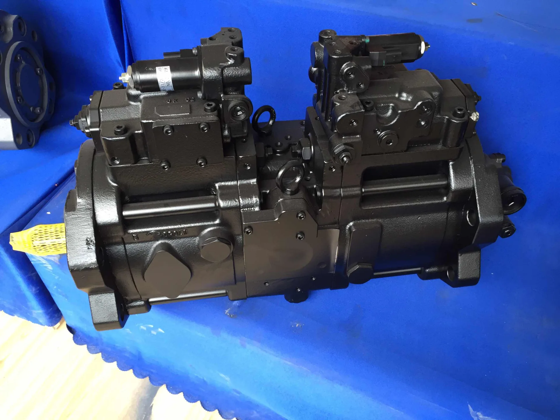 Kobelco SK200-6 Excavator Hydraulic Main Piston Pump Assy YN10V00023F2 hydraulic Pump Spare Parts Construction Machinery Hydraulic repair Parts Kobelco SK200-6 Excavator Hydraulic Main Piston Pump Assy YN10V00023F2 hydraulic Pump Spare Parts Construction Machinery Hydraulic repair Parts
