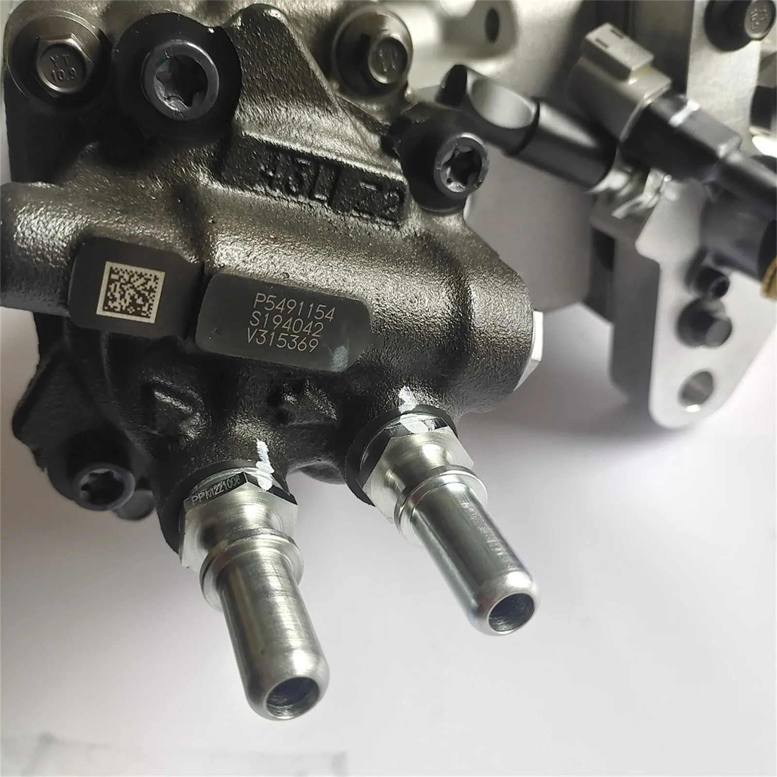 Komatsu fuel injection pump 6745-71-1170 PC330-8 fuel pump SAA6D114E-3 engine parts Komatsu excavator fuel pump 3973228 4954200 - Image 1