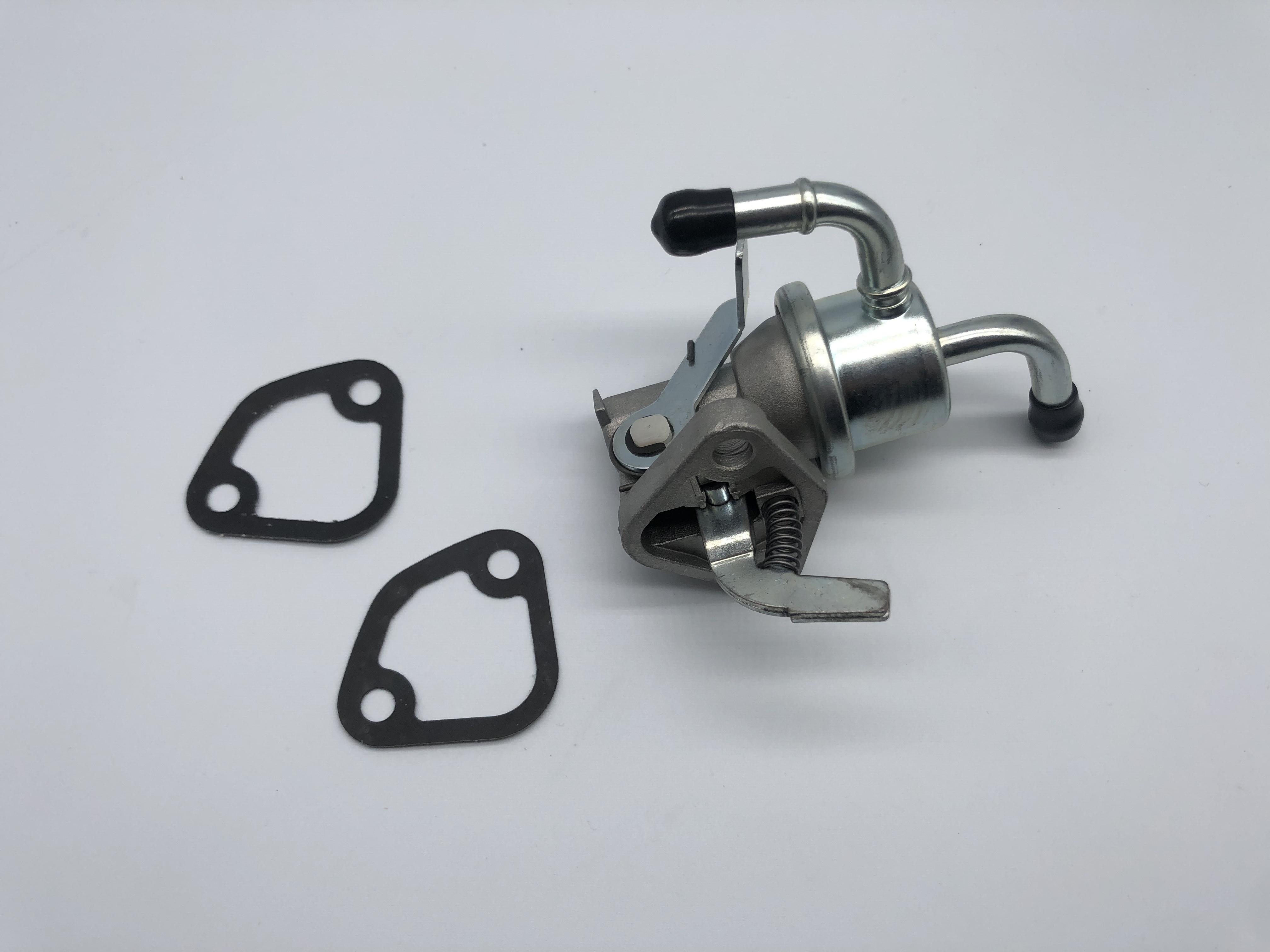 Kubota D1105 fuel pump 16285-52033 Kubota fuel feed pump D1105 diesel engine parts Kubota excavator fuel pump Kubota forklift parts Kubota D1105 fuel pump 16285-52033 Kubota fuel feed pump D1105 diesel engine parts Kubota excavator fuel pump Kubota forklift parts