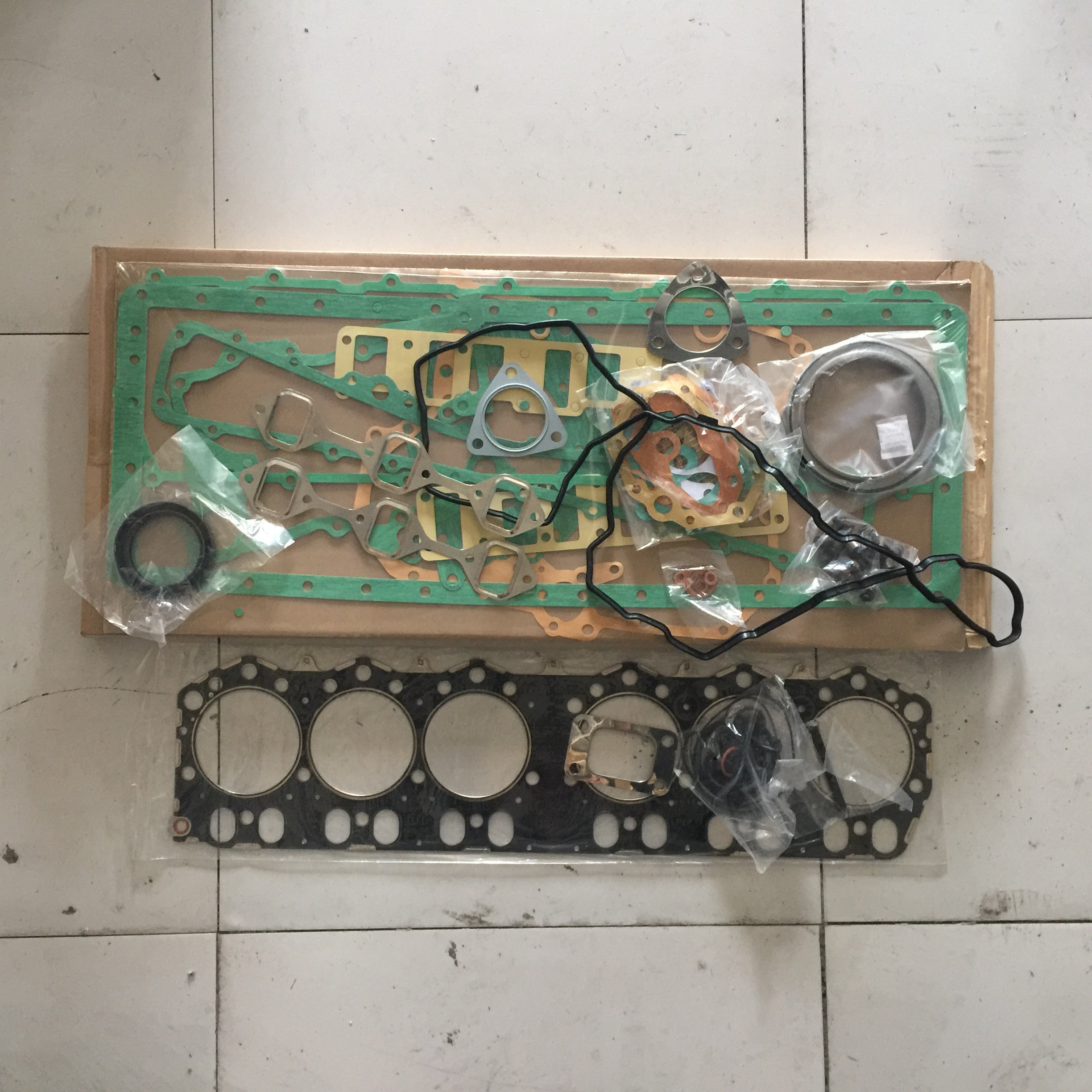 Liebherr D924 D926 engine full gasket kit cylinder head gasket China manufacturer supplier for R914 R924 R934 R944 excavator