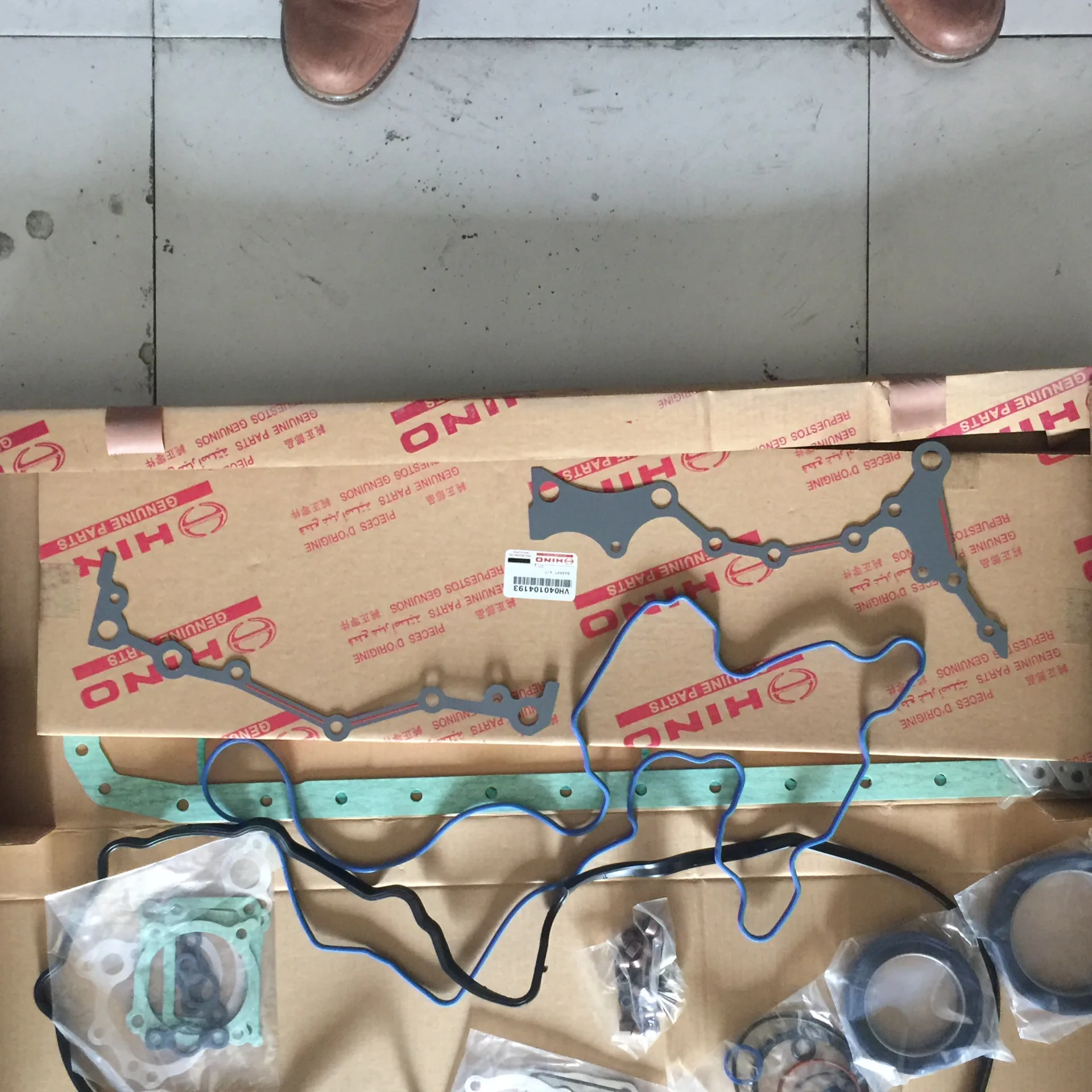Nissan NE6 NE6T engine overhaul gasket set kit 10101-95325 10101-95529 China manufacturer supplier Nissan UD truck 7.4L repair parts