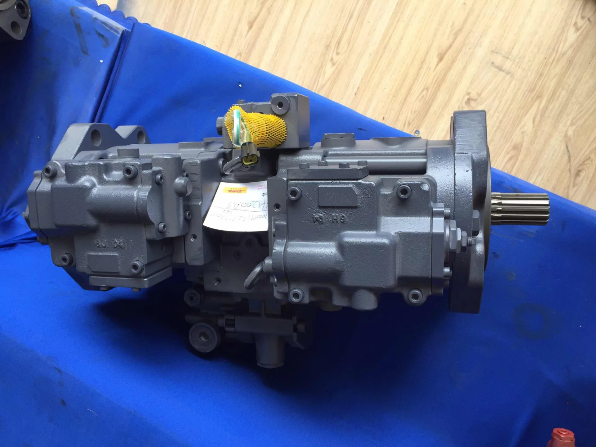 Sumitomo SH200A3 SH200-3 Doosan DX260 Kawasaki K3V112DTP-9N14 Excavator Hydraulic Main Piston Pump Assy - Image 1