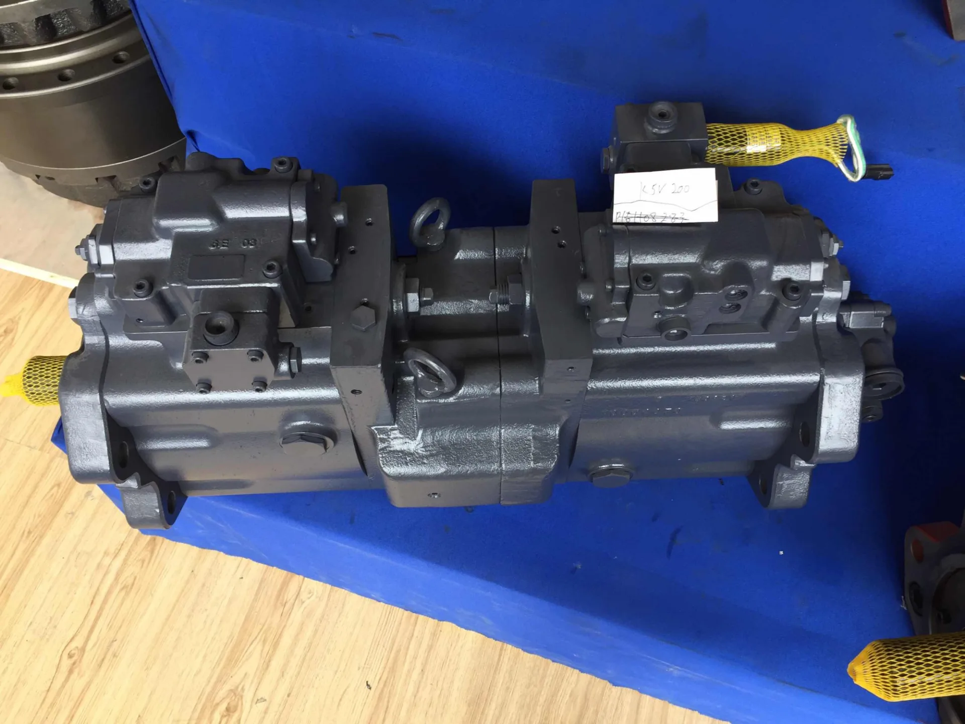 Sumitomo SH200A3 SH200-3 Doosan DX260 Kawasaki K3V112DTP-9N14 Excavator Hydraulic Main Piston Pump Assy - Image 2