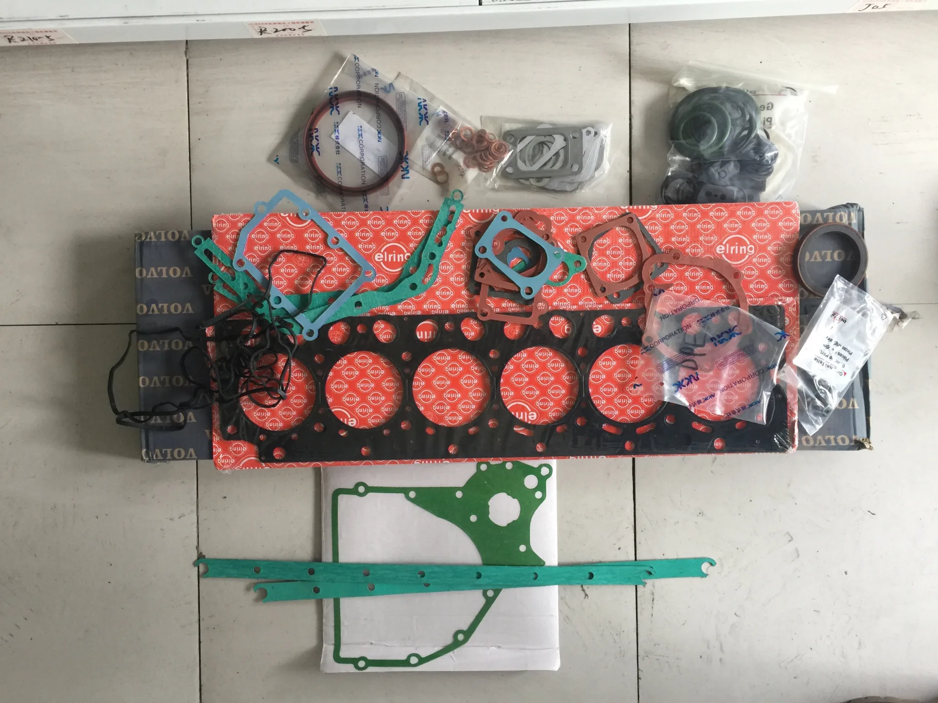 Volvo D6D engine full gasket kit head gasket set China manufacturer supplier for EC160B EW160B EC180B EC210B EC220B EC240B excavator L60E L70E L90E loader engine repair parts