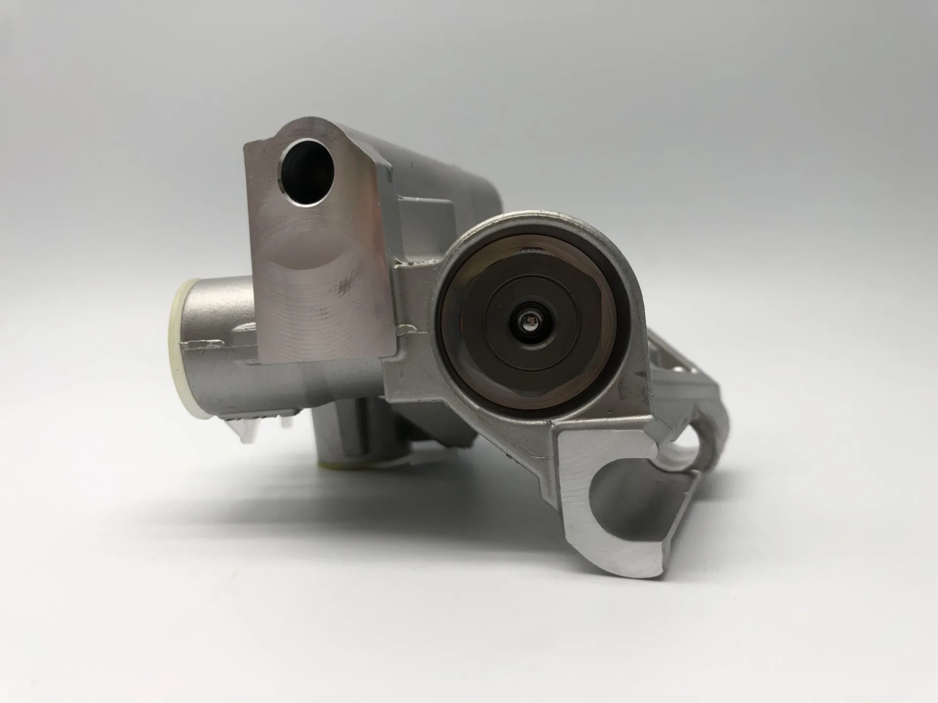 Volvo EC210B fuel injection pump 0928400670 02113830 EC240B fuel pump VOE21638691 VOE21103266 VOE21060258 21060258 Volvo excavator fuel pump - Image 3